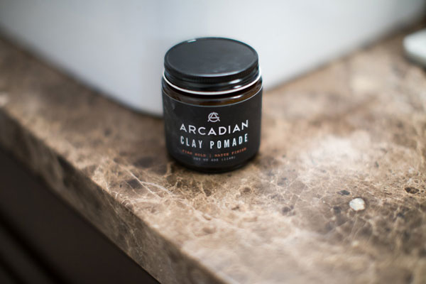 Arcadian Clay Pomade - chất sáp nhẹ, tạo texture tốt