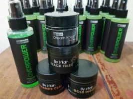 5 ly do ban phai pre styling moi khi tao kieu toc bang sap vuot toc 300x225 1 - Wax for men